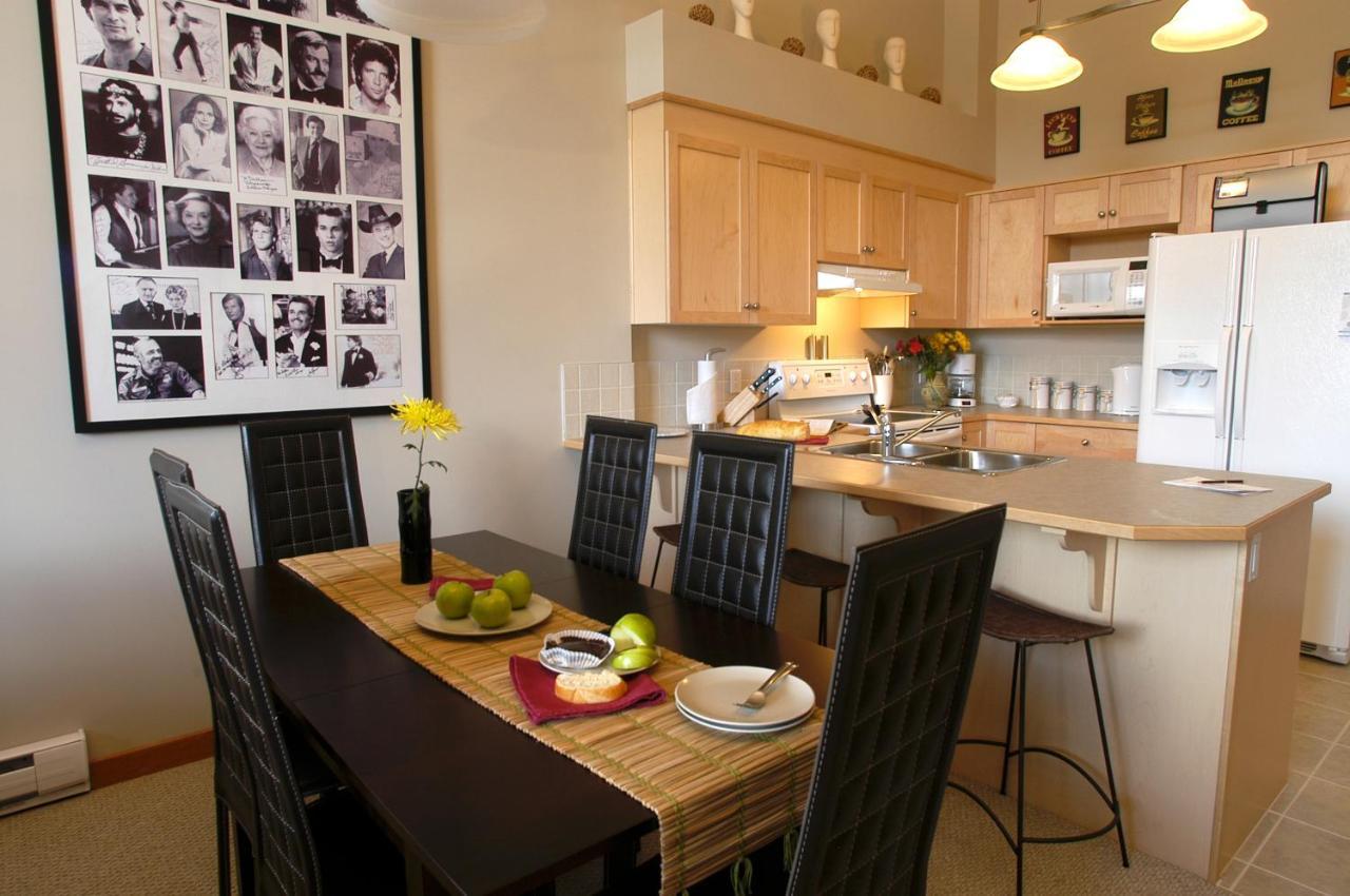 Apartment 407, Contemporary Decor Кенмор Екстер'єр фото